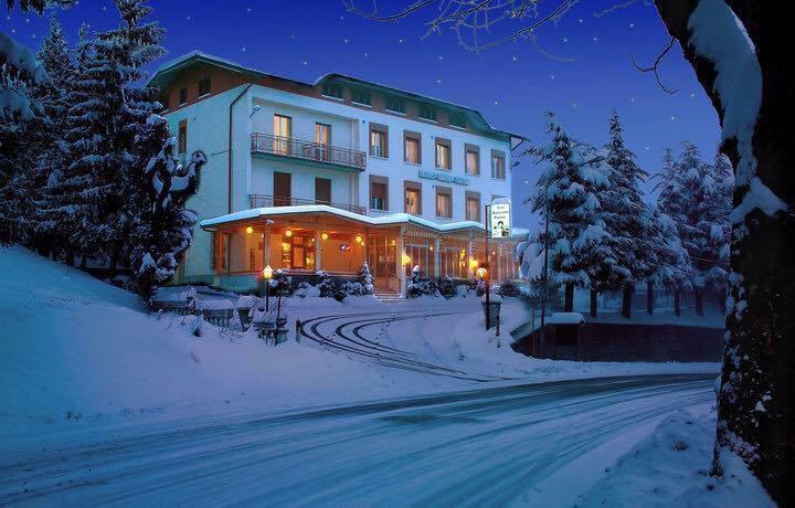 Albergo Ristorante Miramonti Toano Exterior photo